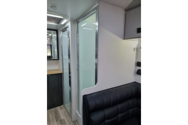 c220e480-efcd-4074-bb27-5bbe5f761622