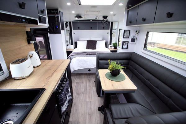 Off GRID LUXURY MACEDON 21'